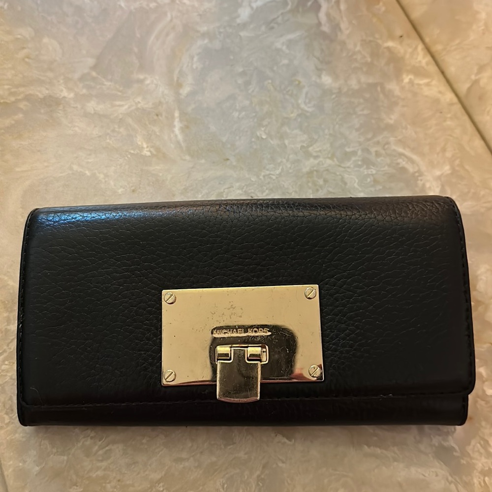 Michael kors wallet
